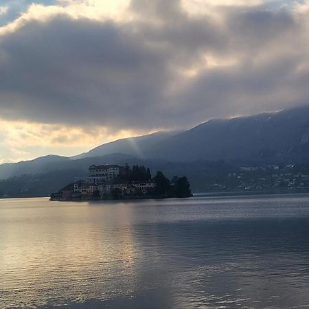 Beautiful Place A Lago D'Orta Mit Direktem Seezugang Omegna Exterior photo